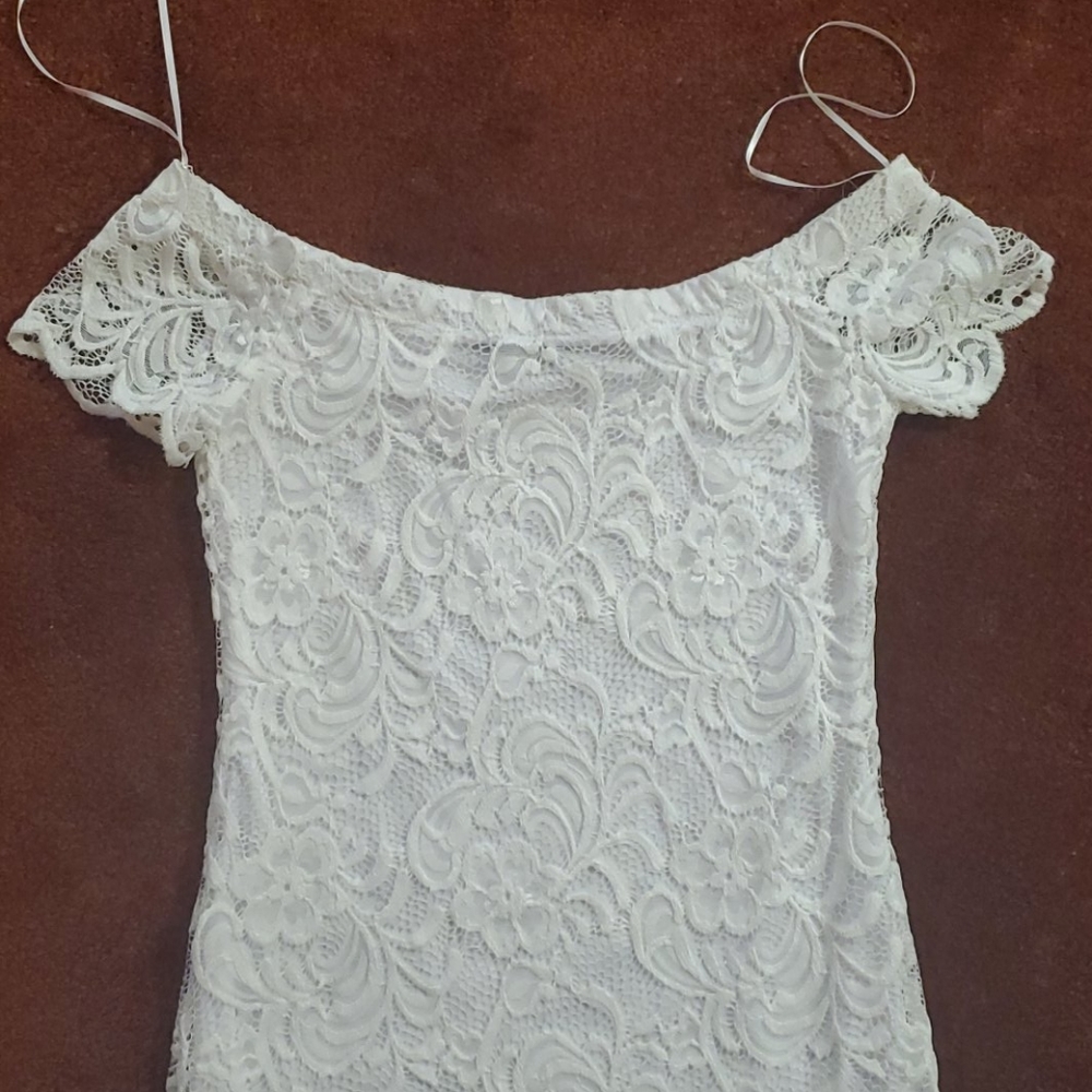 NWOT Off-Shoulder White Lace dress - Picture 2 of 6